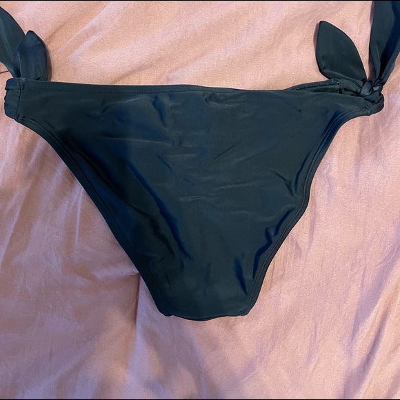 Bikini bottom - Picture 2 of 3